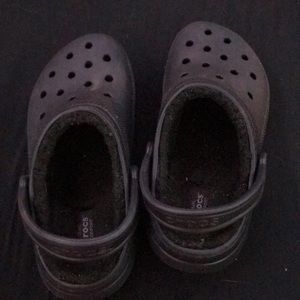 I am selling these amazing crocs with fur inside.